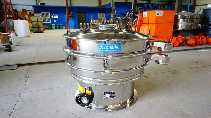 藕粉振動篩適用于很多種不同的行業,對于物料多的篩分適用還是比較廣泛的。